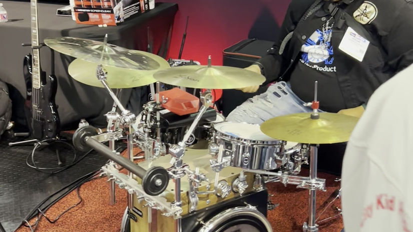 Sampling an Innovative Compact Drum Set